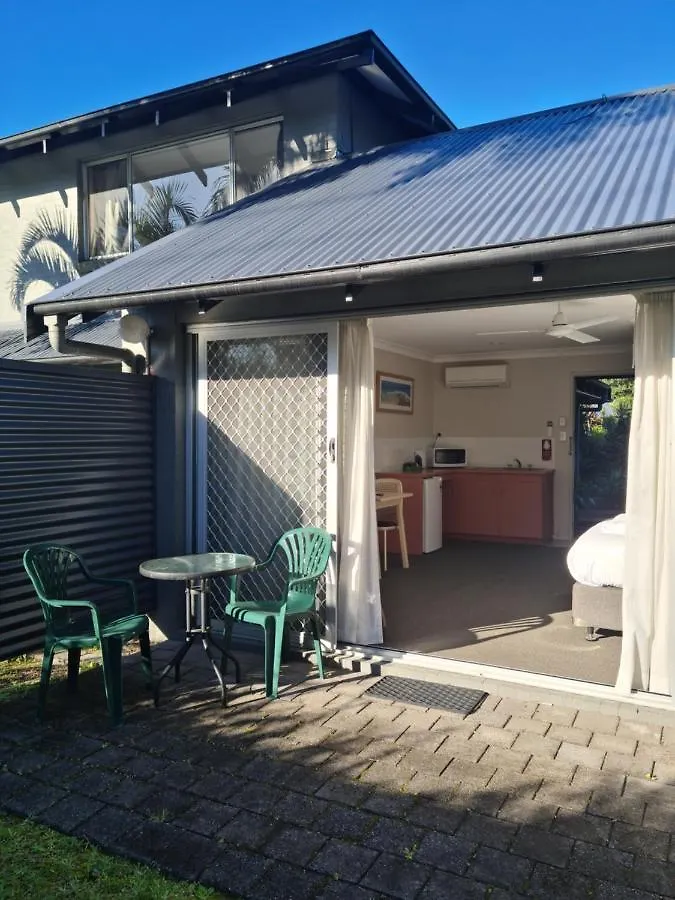 The Park Hotel Motel, Suffolk Park Byron Bay